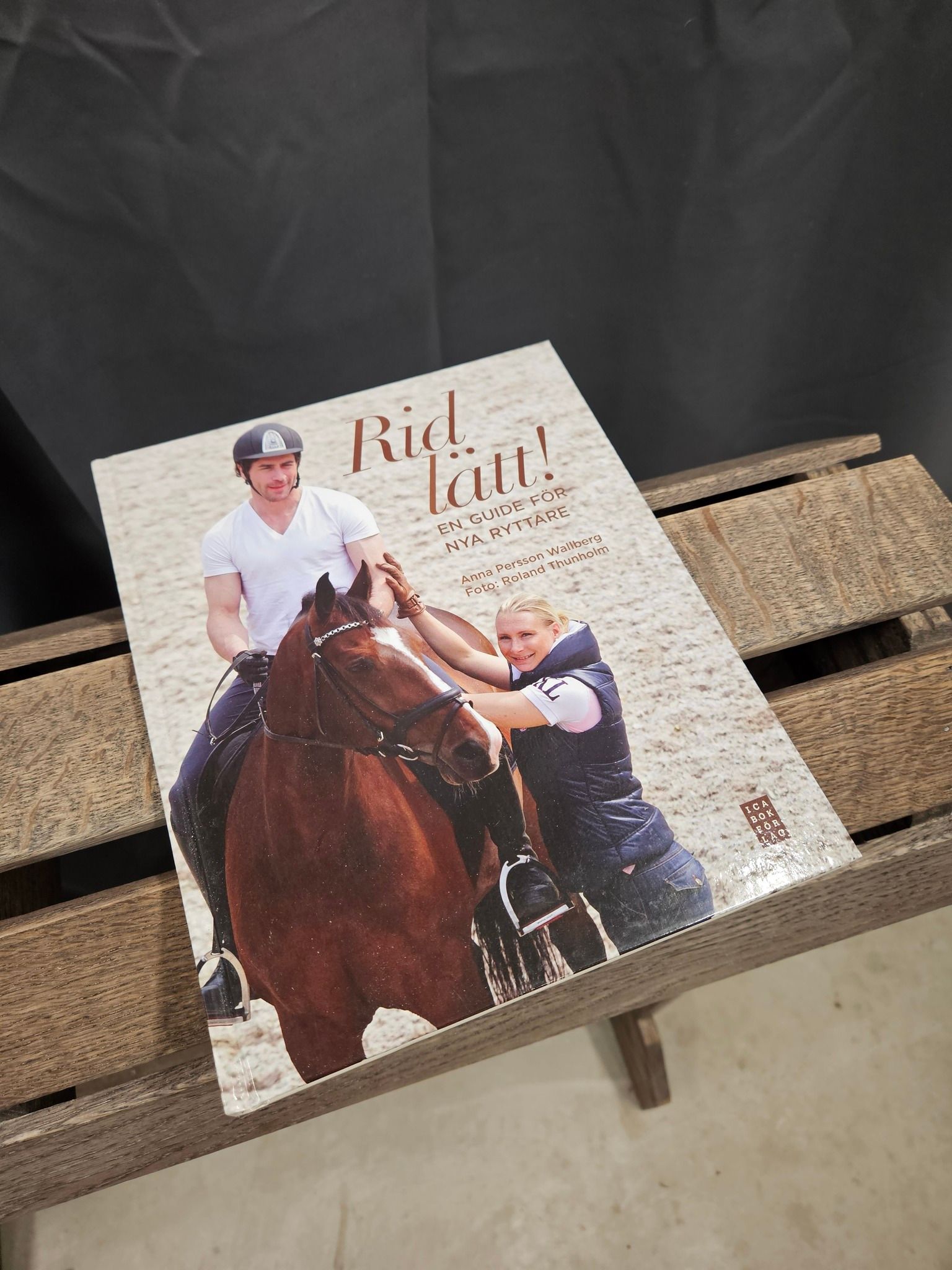 Bok: Rid Lätt